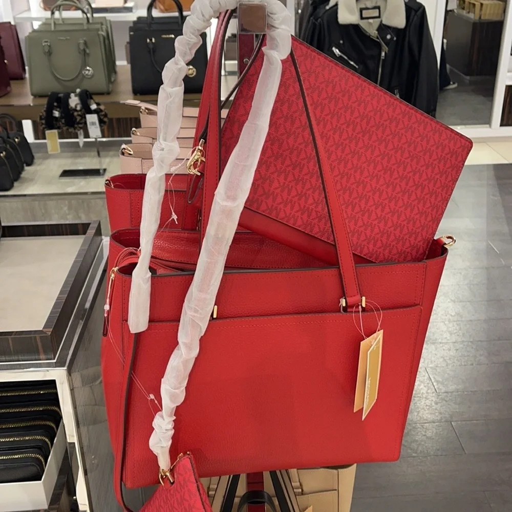 Michael Kors Maisie Large Pebbled Leather 3-in-1 Tote Bag